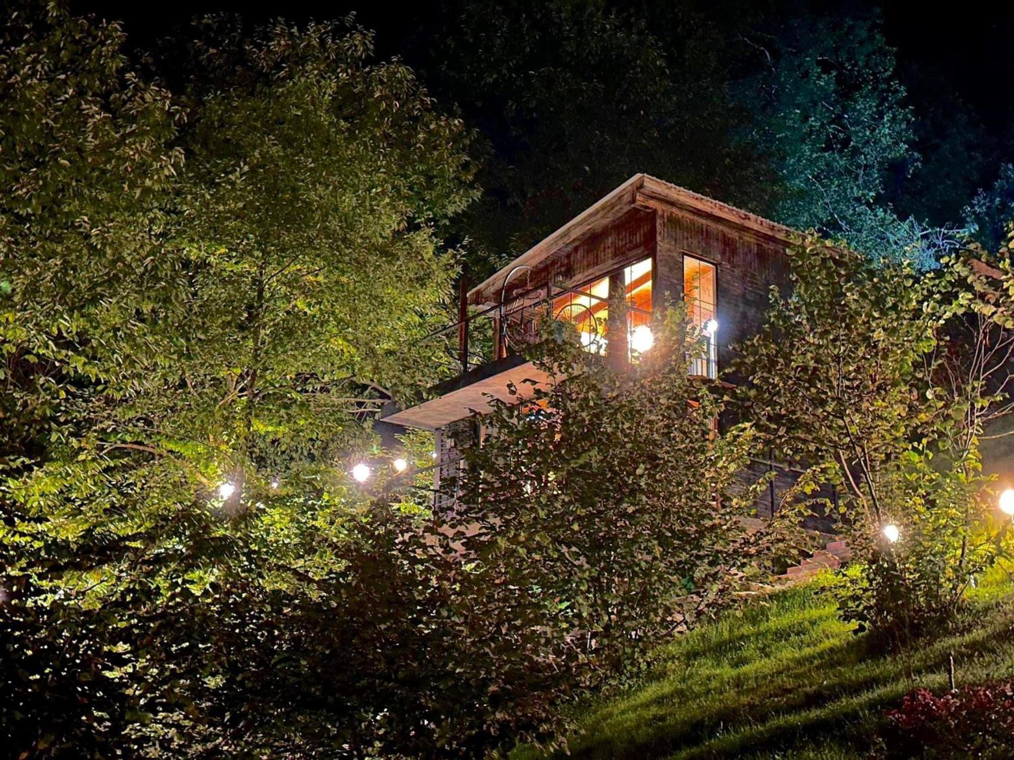 Hotel Woodpecker Georgia Batumi Esterno foto
