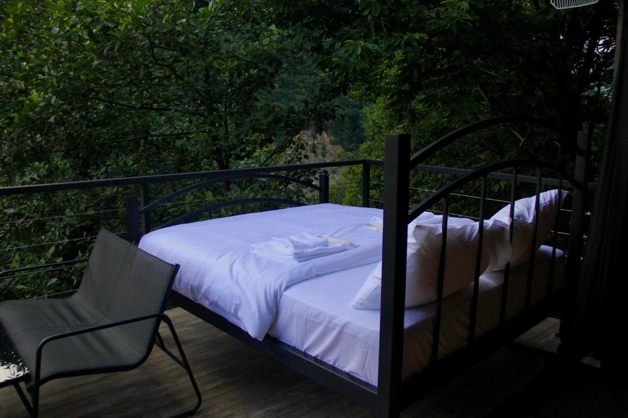 Hotel Woodpecker Georgia Batumi Esterno foto