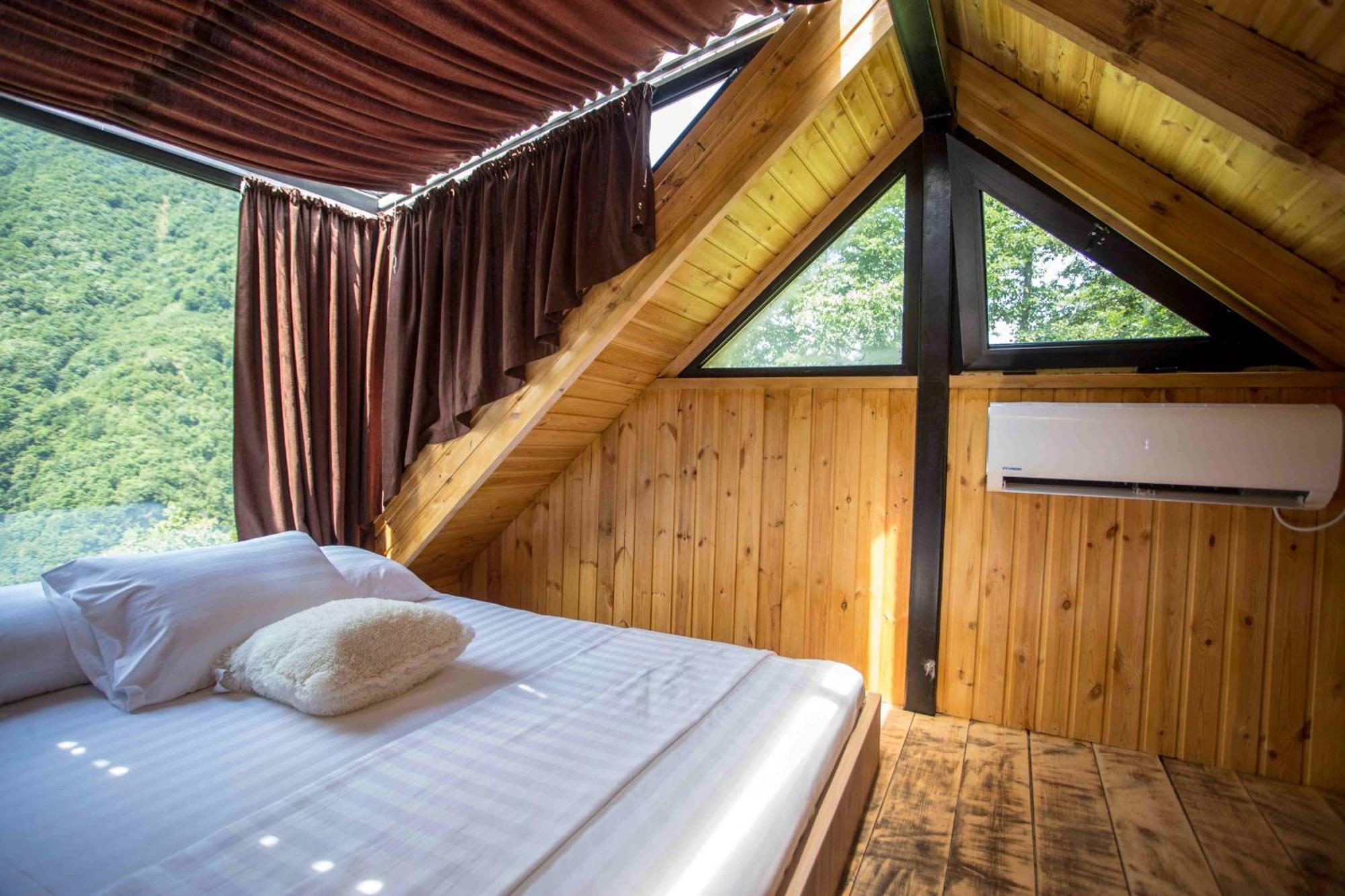 Hotel Woodpecker Georgia Batumi Esterno foto